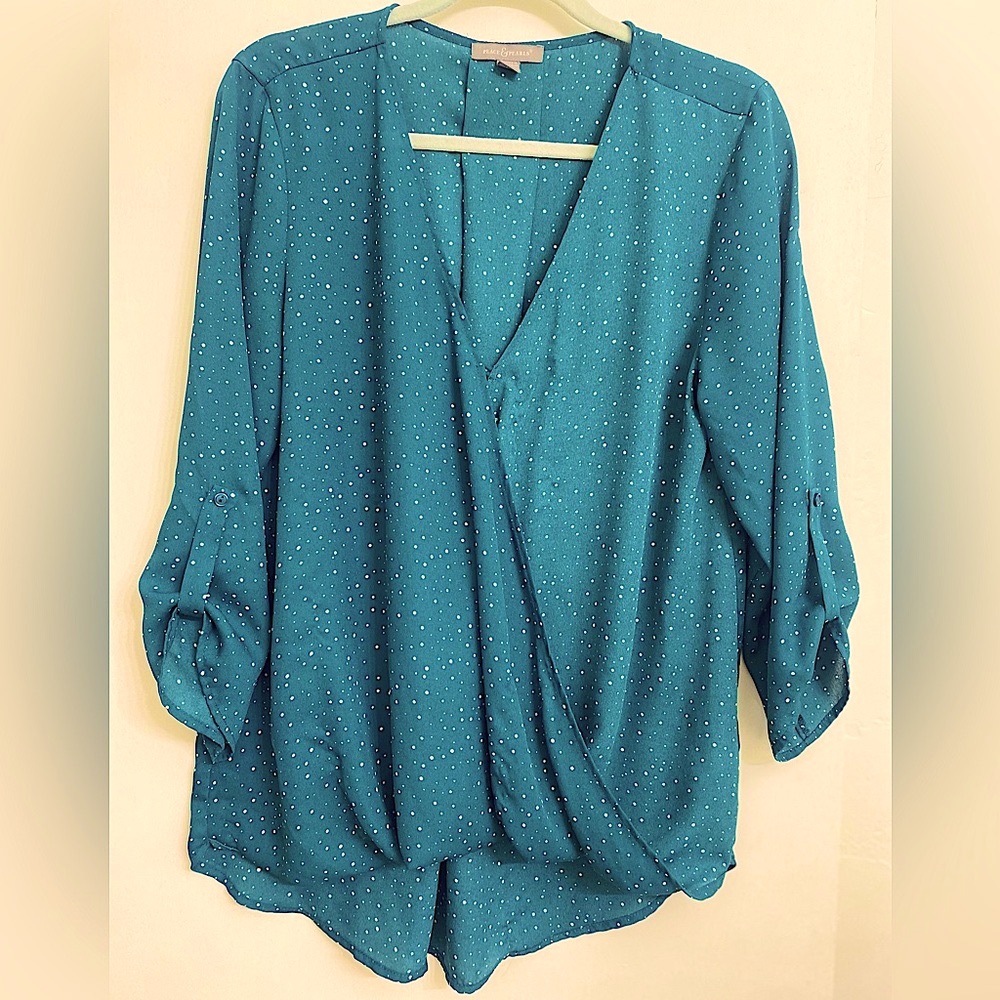 ❤️😎Pearls & Peace Green Dotted Flowing LongSleeve Wrap Blouse